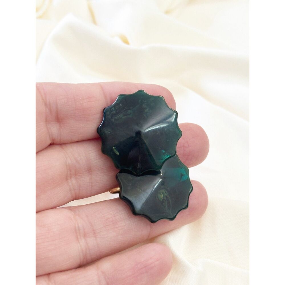 Vintage Acrylic Green Marbled Scallop Edge Clip on Earrings - Picture 3 of 5